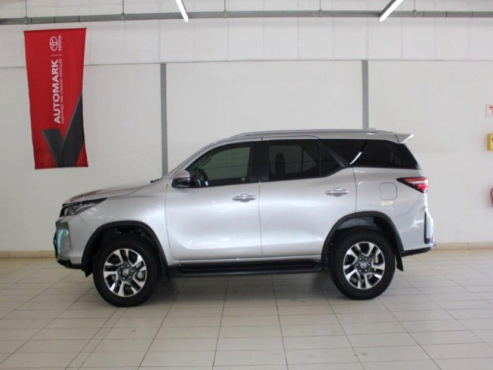 TOYOTA FORTUNER 2.4GD-6 4X4 A/T, image 2