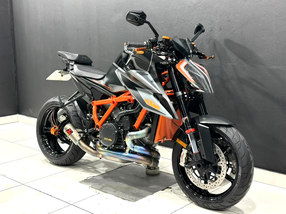 KTM SUPERDUKE R, image 1