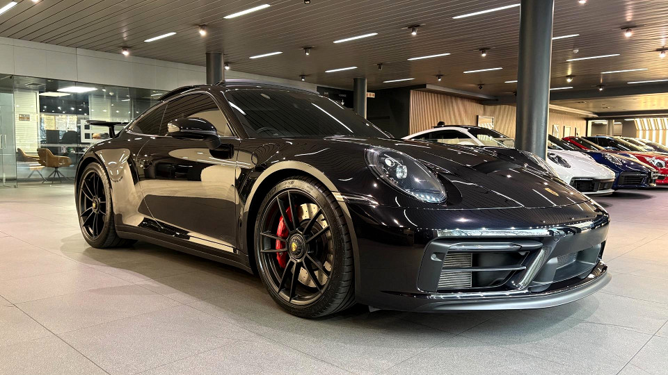 PORSCHE 911 CARRERA 4 GTS (992)