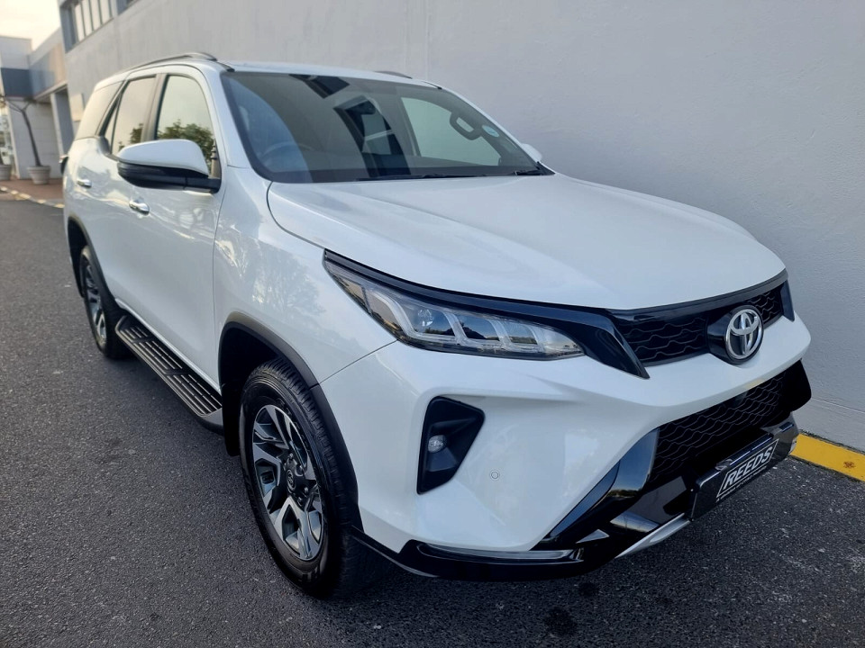 TOYOTA  FORTUNER 2.8GD-6 R/B A/T, image 1