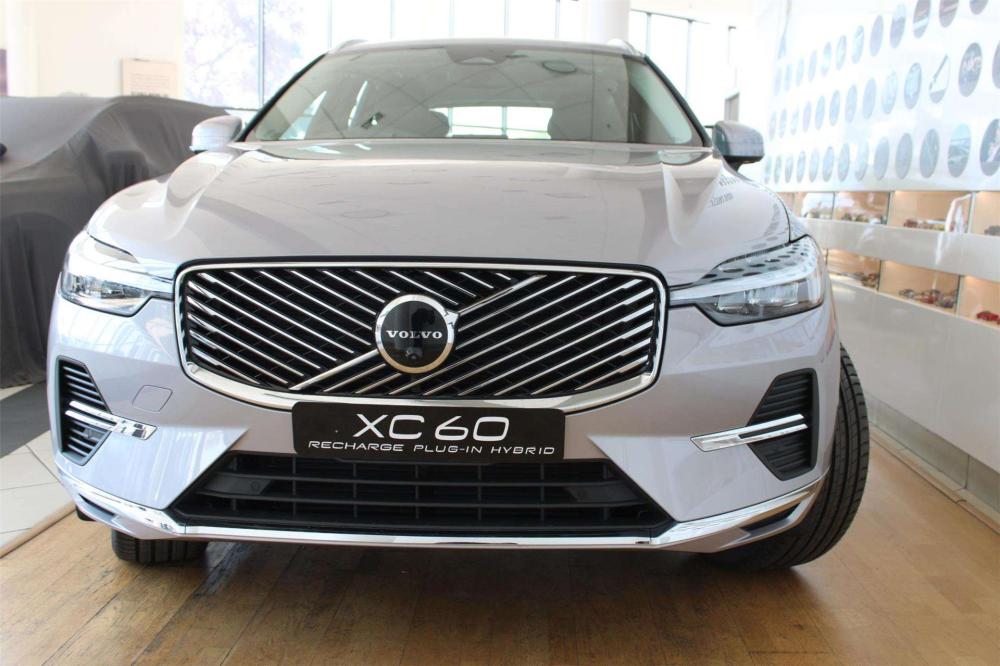 Volvo XC60 T8 PHEV Plus Bright AWD, image 2