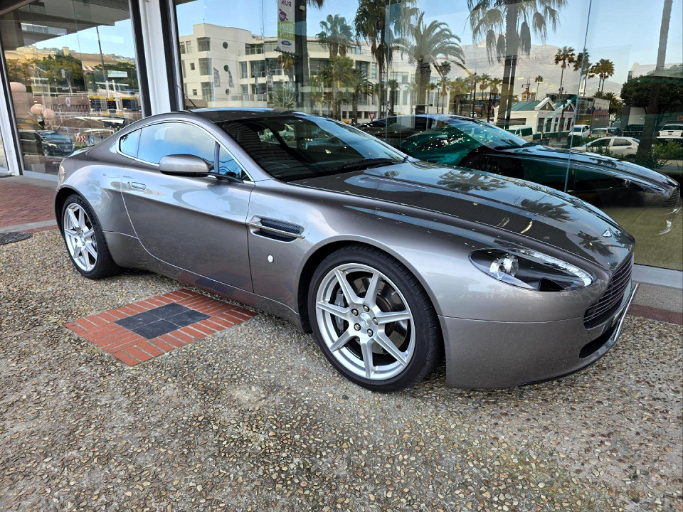 ASTON MARTIN VANTAGE COUPE