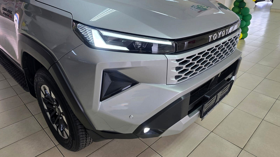 TOYOTA HILUX 2.8 GD-6 RB RAIDER X A/T P/U XTRA CAB, image 2