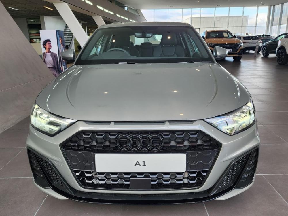 Audi A1 Sportback 30TFSI S line, image 2
