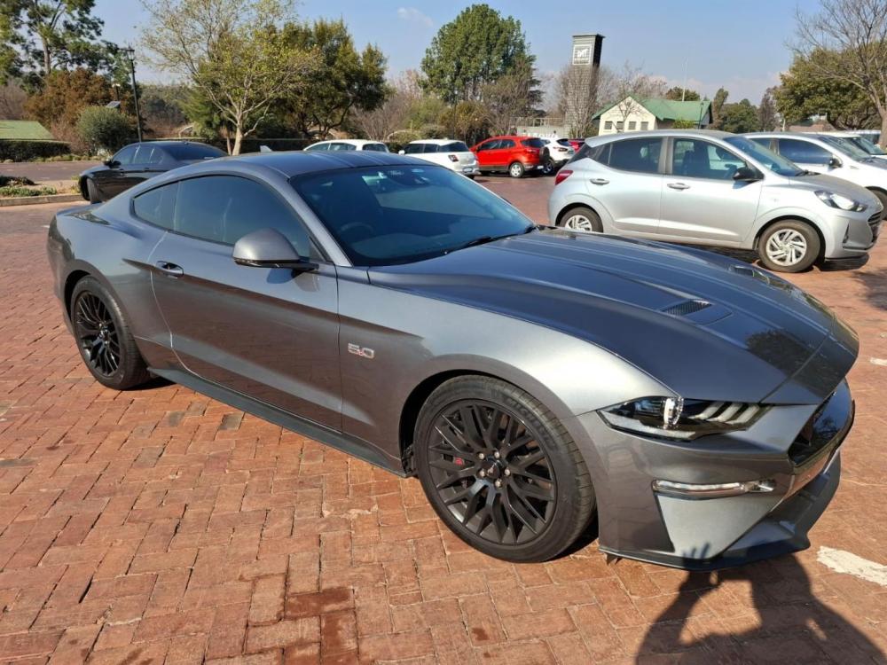 Ford Mustang 5.0 GT Fastback, image 2