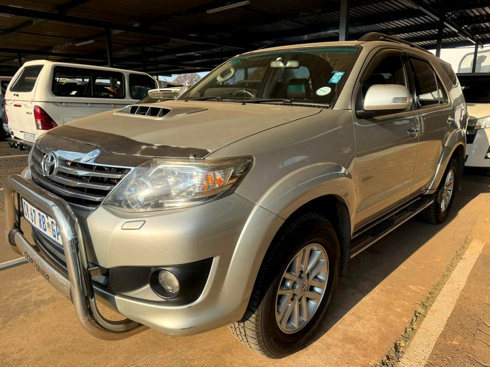 Toyota Fortuner 3.0D-4D R/B auto, image 1