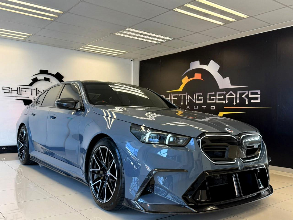 BMW M5 (G90), image 1