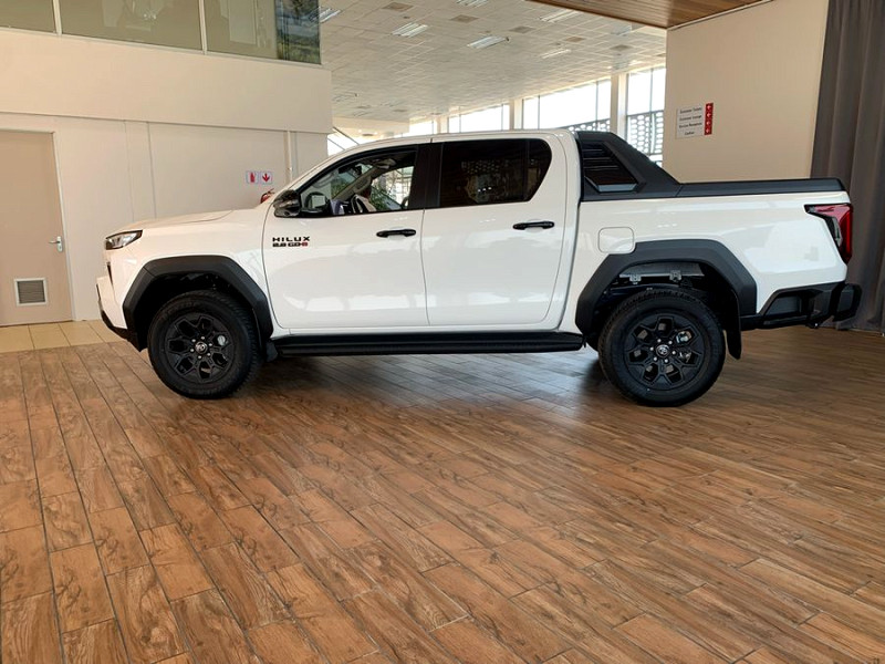 TOYOTA HILUX 2.8 GD-6 RB LEGEND A/T P/U D/C (MHEV), image 2