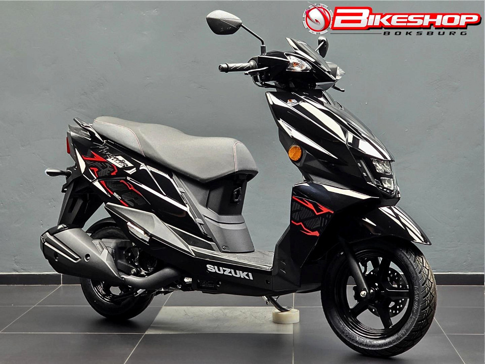 SUZUKI Avenis, image 1