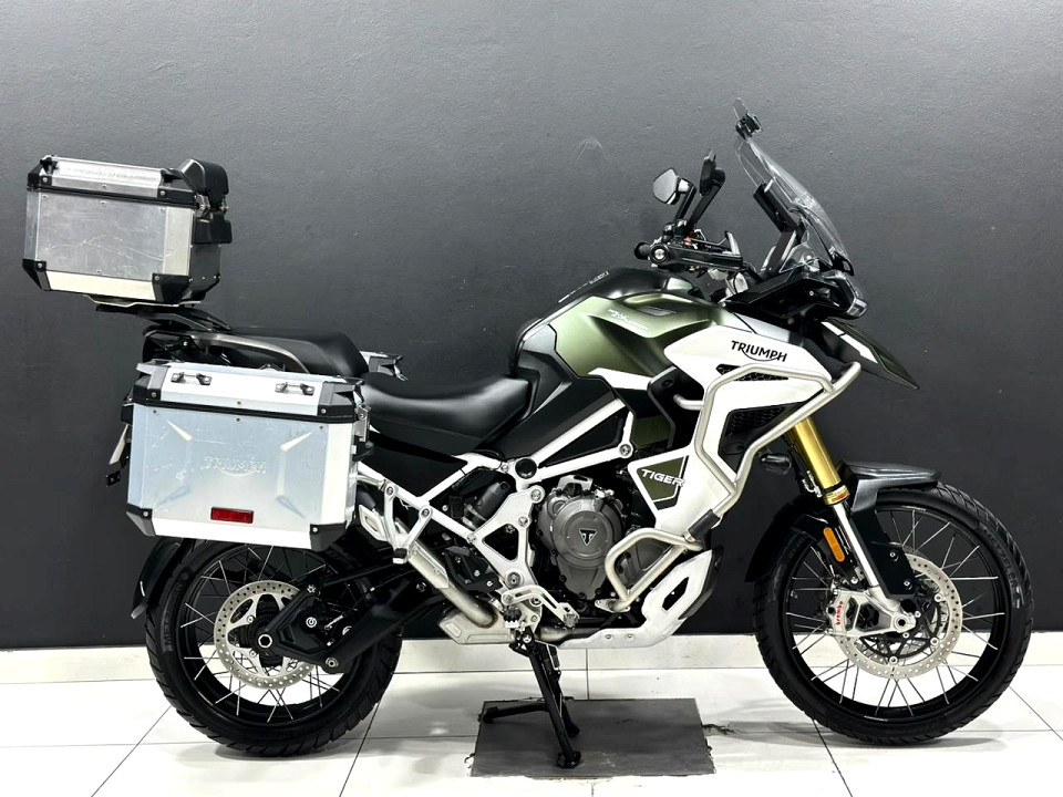 TRIUMPH 1200 Rally Explorer, image 2