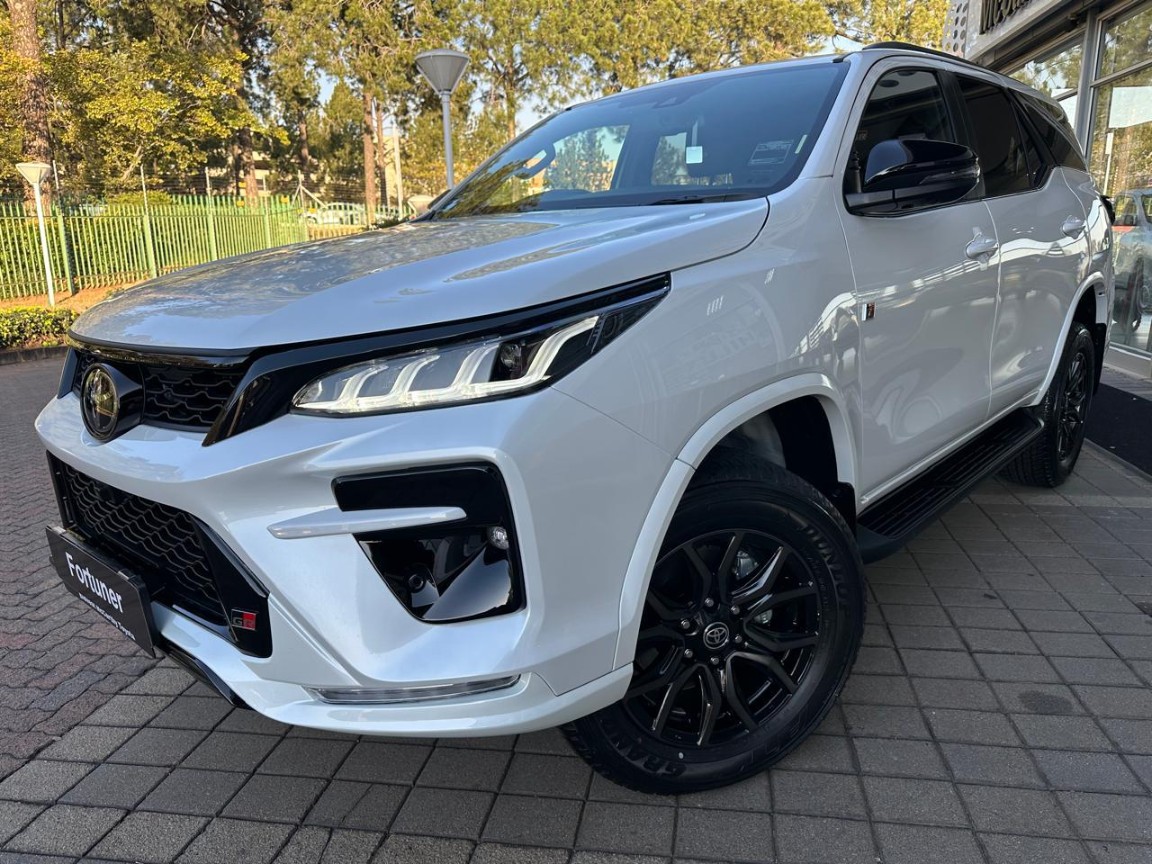 TOYOTA FORTUNER 2.8GD-6 4X4 GR-S A/T, image 1