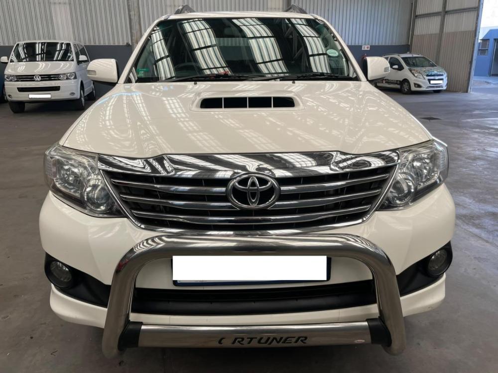 TOYOTA FORTUNER 2.5D-4D RB , image 1