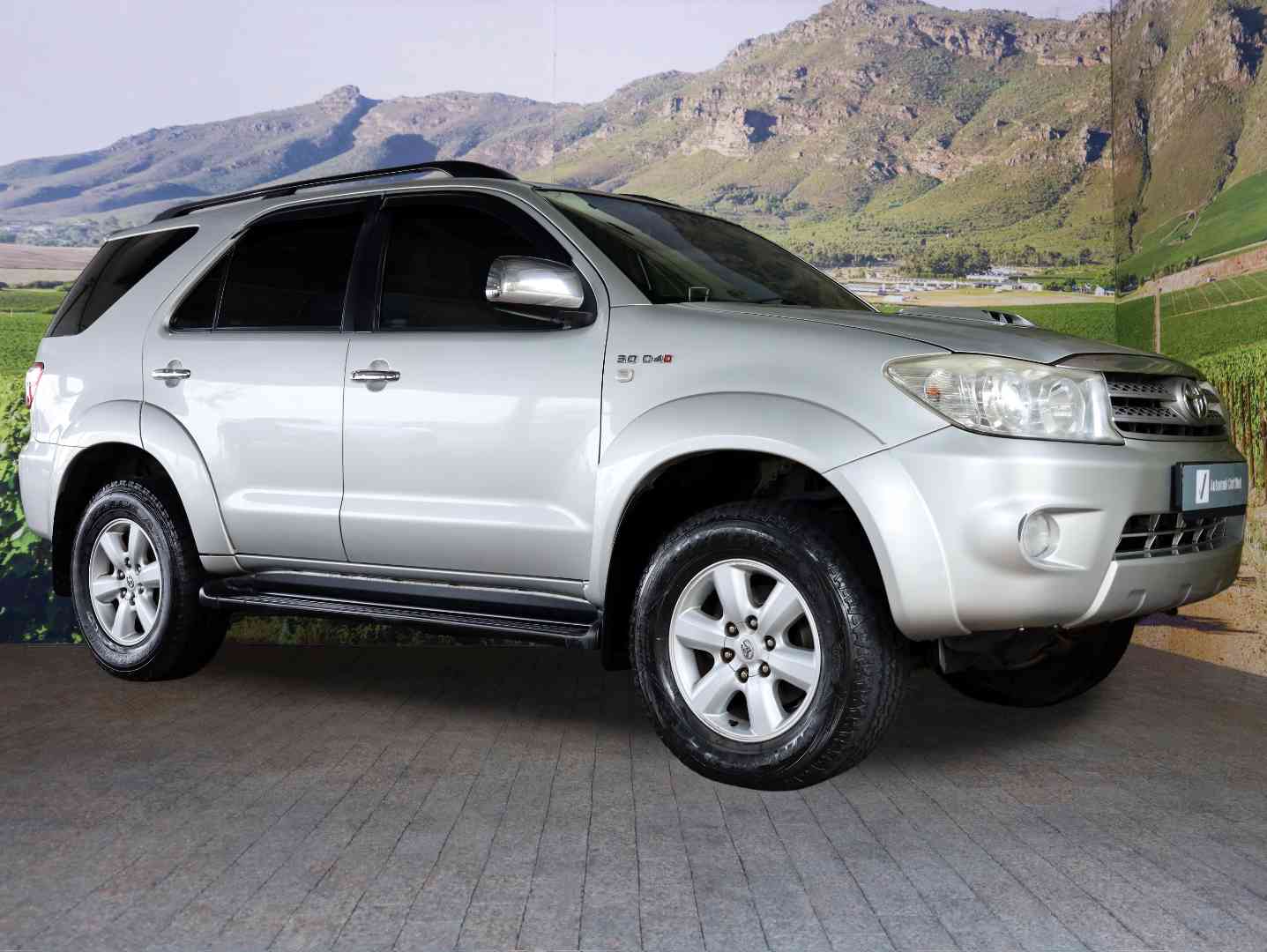 TOYOTA FORTUNER 3.0D-4D R/B 4X4, image 1