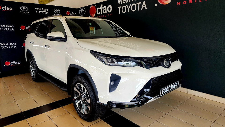 TOYOTA  FORTUNER 2.8 GD-6 4X4 VX A/T, image 1