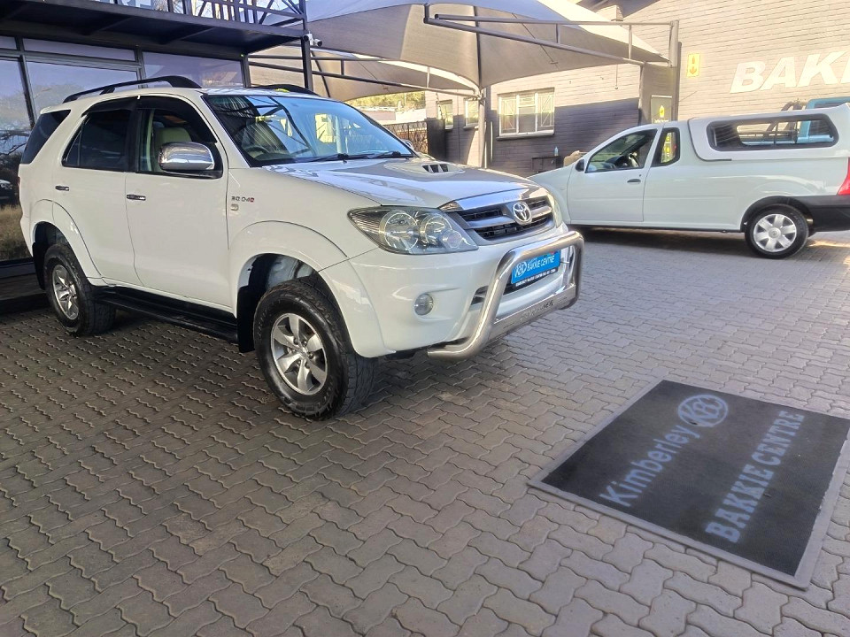 TOYOTA FORTUNER 3.0D-4D 4X4, image 1