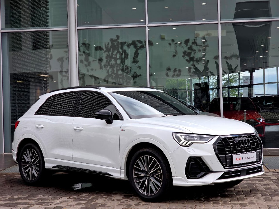 AUDI  Q3 35 TDI S TRONIC BLACK EDITION, image 2