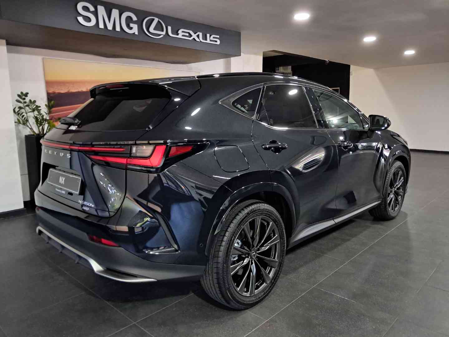 LEXUS NX 450h+ PHEV, image 2