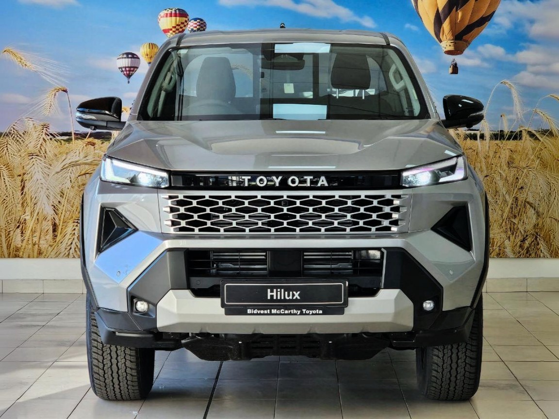 TOYOTA HILUX 2.8 GD-6 RB RAIDER X A/T P/U XTRA CAB, image 2