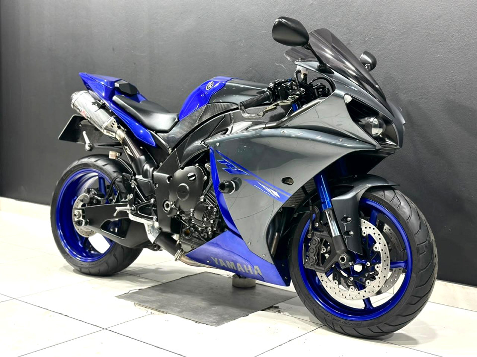 YAMAHA R-1, image 1