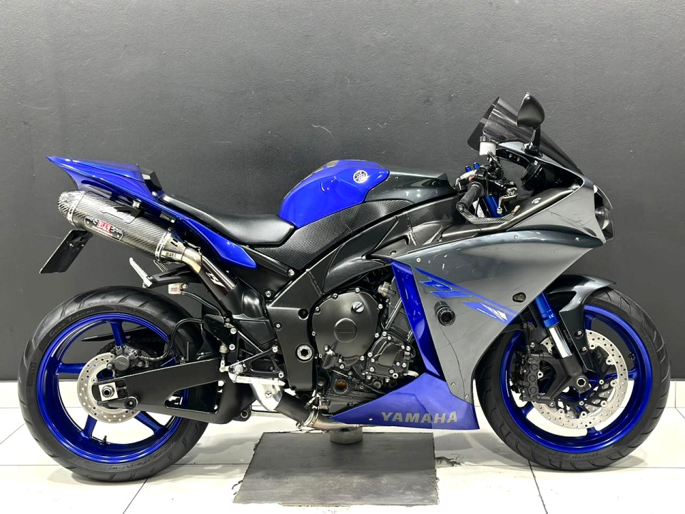 YAMAHA R-1, image 2