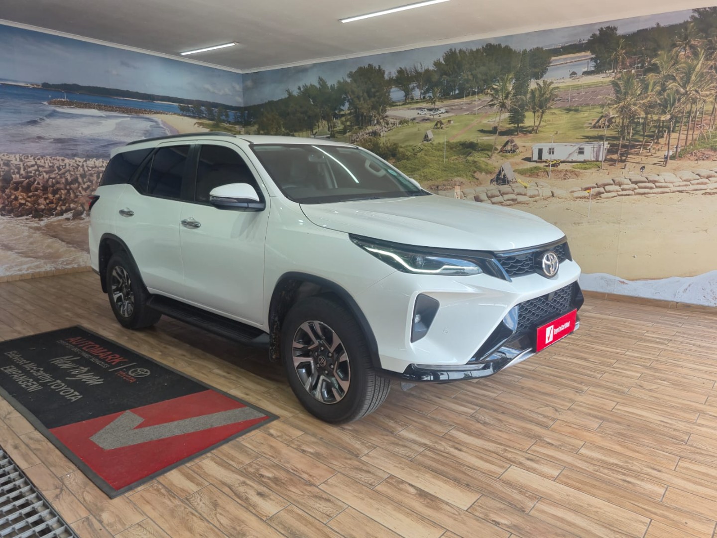 TOYOTA  FORTUNER 2.4GD-6 R/B A/T, image 1