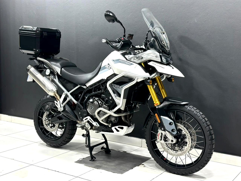 TRIUMPH 900 Rally Pro, image 1